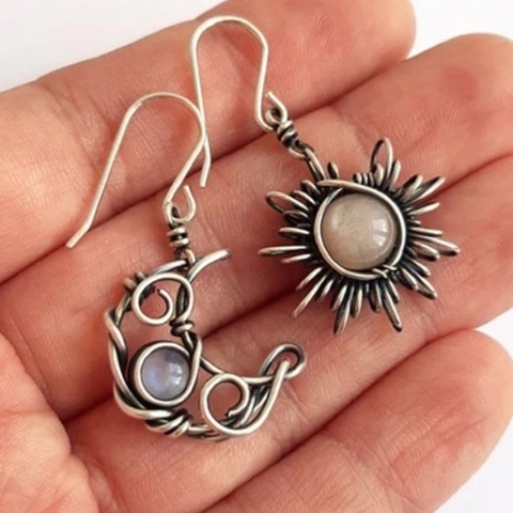 NEW bohemian sun and moon earrings - Picture 2 of 5